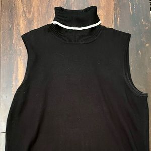 Sleeveless mock turtleneck light sweater black and white size Large